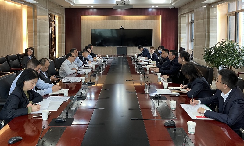 10月11日  公司黨委副書記、總裁解志炯一行赴農業(yè)銀行陜西省分行開展座談交流.jpg
